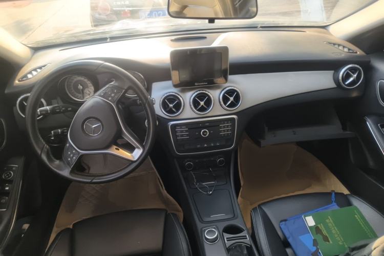 Used Mercedes-Benz GLA 2016 GLA 200 Sport Edition Center Console
