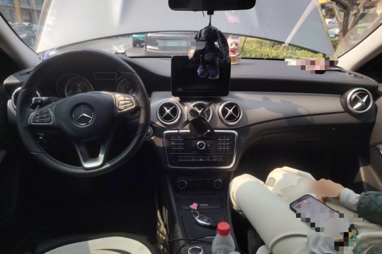 Used Mercedes-Benz GLA 2016 GLA 200 Fashion Model Center Console
