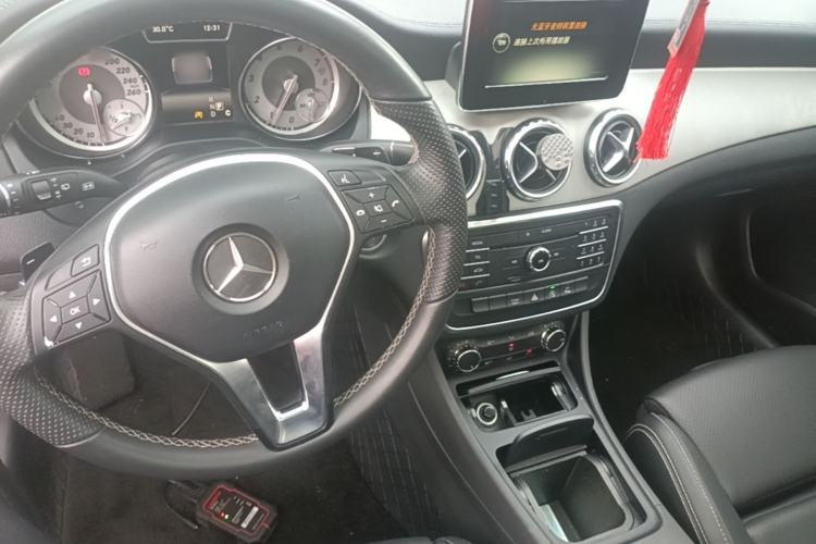 Used Mercedes-Benz GLA 2016 GLA 200 Fashion Model Center Console