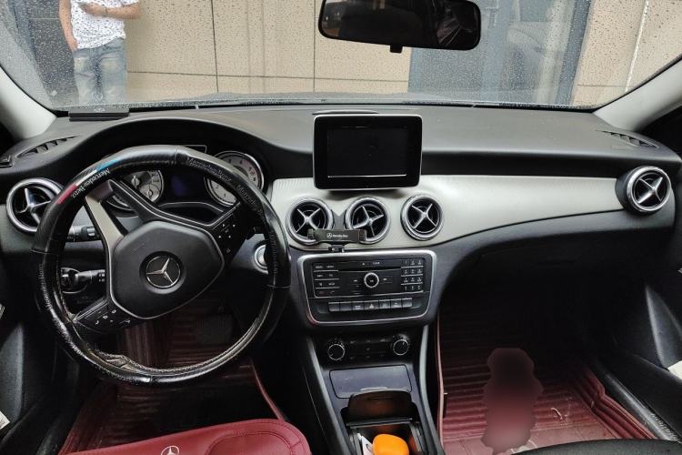 Used Mercedes-Benz GLA 2016 GLA 200 Sport Edition Center Console