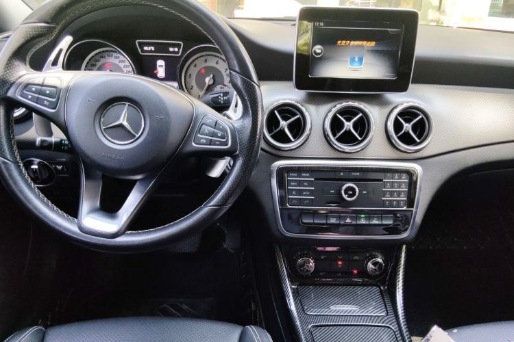 Used Mercedes-Benz GLA 2016 GLA 200 Sport Edition Center Console