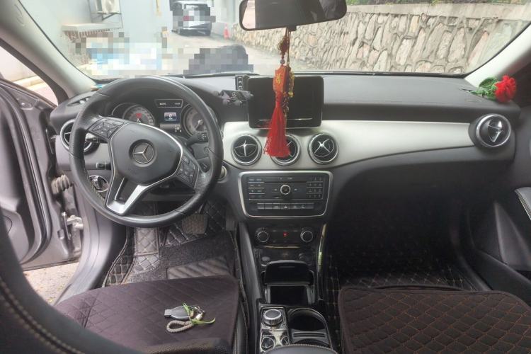 Used Mercedes-Benz GLA 2016 GLA 200 Fashion Model Center Console