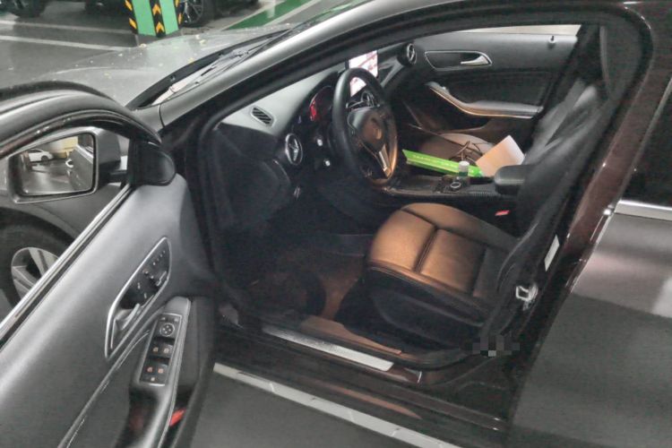 Used Mercedes-Benz GLA 2016 GLA 200 Sport Edition Driver Seat