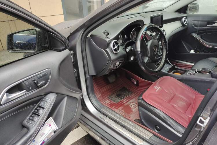 Used Mercedes-Benz GLA 2016 GLA 200 Sport Edition Driver Seat