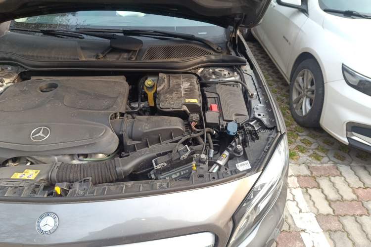 Used Mercedes-Benz GLA 2016 GLA 200 Fashion Model Engine Bay Left