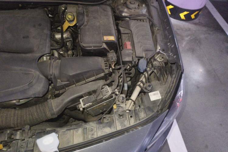Used Mercedes-Benz GLA 2016 GLA 200 Sport Edition Engine Bay Left