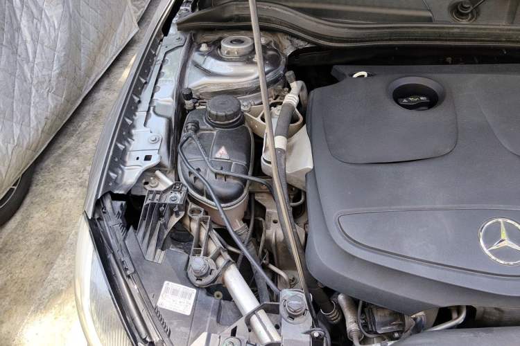 Used Mercedes-Benz GLA 2016 GLA 200 Sport Edition Engine Bay Right