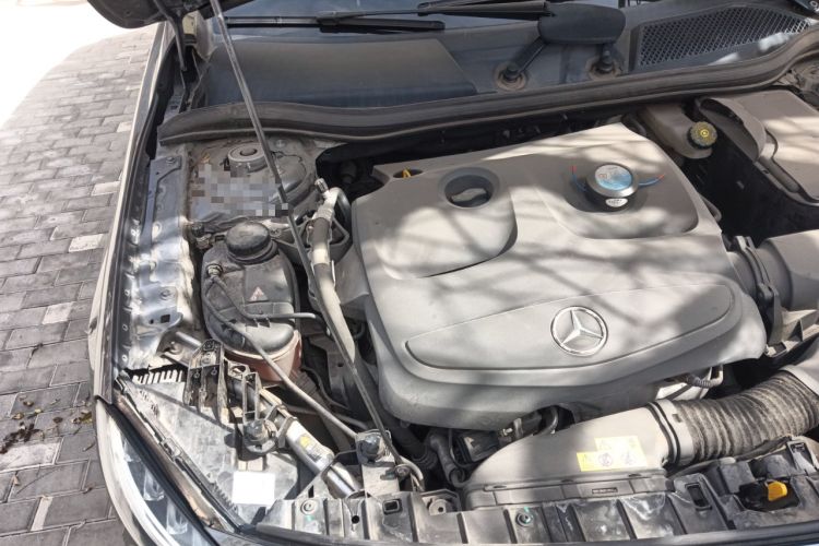 Used Mercedes-Benz GLA 2016 GLA 220 4MATIC Luxury Model Engine Bay Right