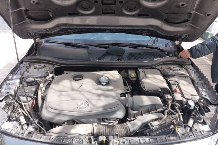 Used Mercedes-Benz GLA 2016 GLA 220 4MATIC Luxury Model Engine Bay