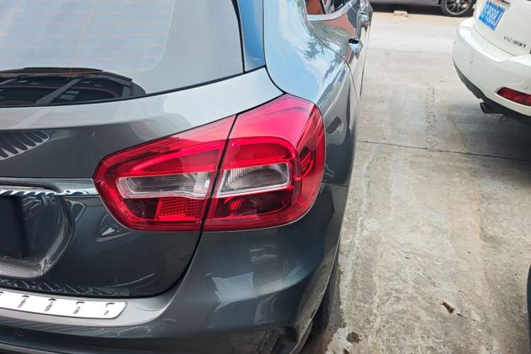 Used Mercedes-Benz GLA 2016 GLA 200 Fashion Model Exterior 3