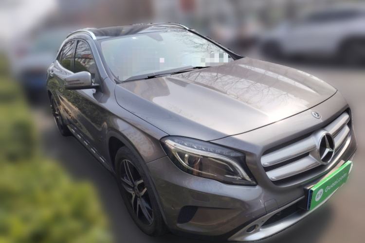 Used Mercedes-Benz GLA 2016 GLA 200 Fashion Model Front Right 45 Deg