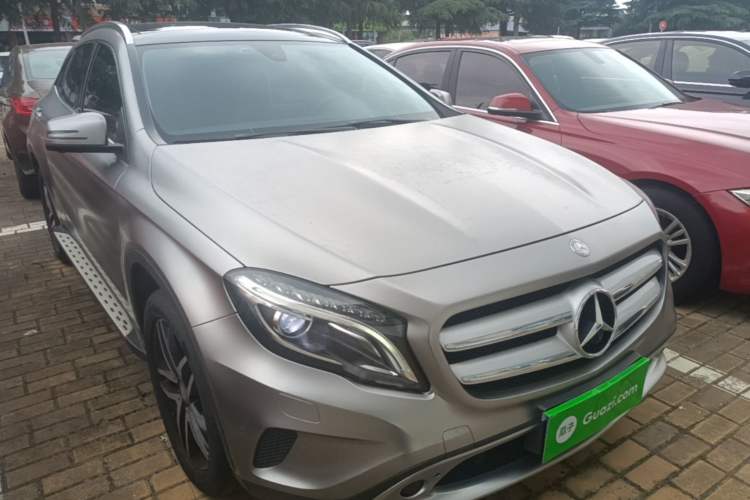 Used Mercedes-Benz GLA 2016 GLA 200 Fashion Model Front Right 45 Deg