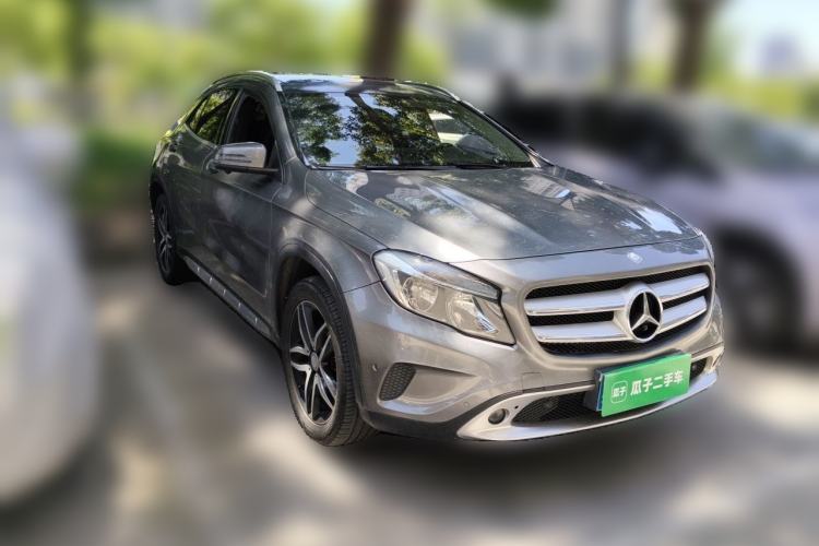 Used Mercedes-Benz GLA 2016 GLA 200 Sport Edition Front Right 45 Deg