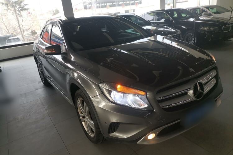 Used Mercedes-Benz GLA 2016 GLA 200 Sport Edition Front Right 45 Deg