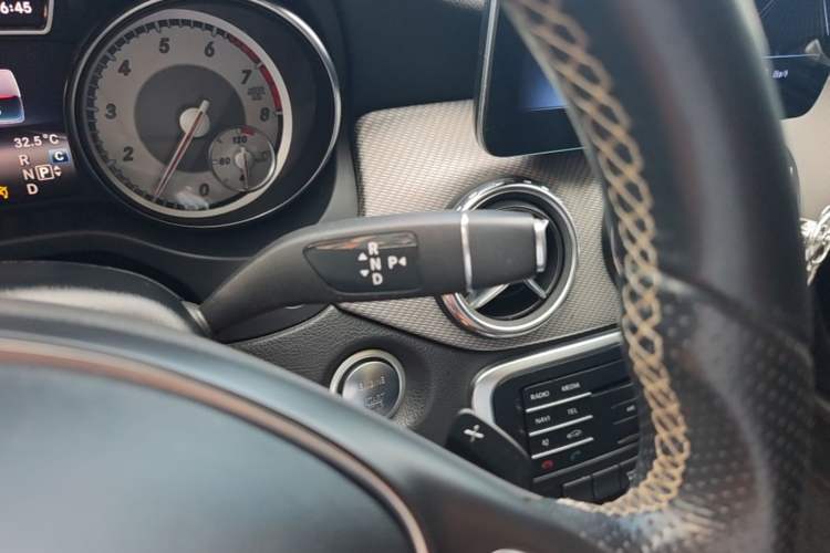 Used Mercedes-Benz GLA 2016 GLA 200 Fashion Model Gear Lever