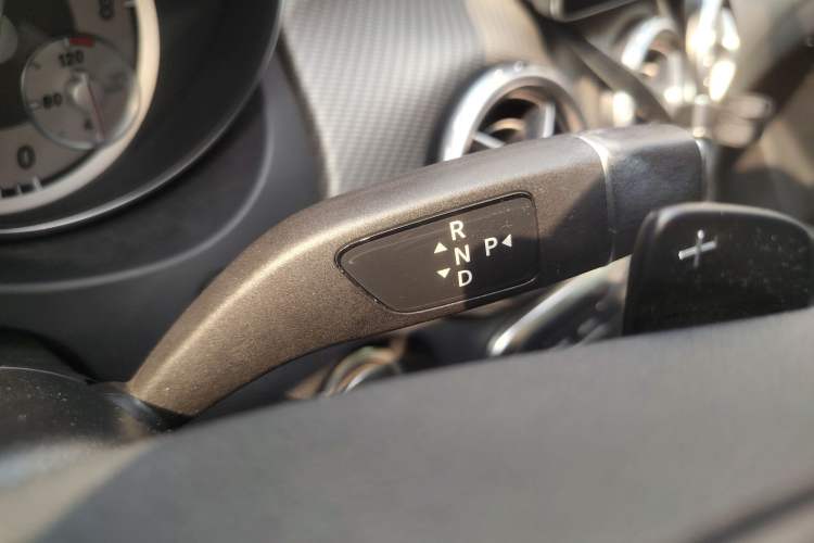 Used Mercedes-Benz GLA 2016 GLA 200 Fashion Model Gear Lever