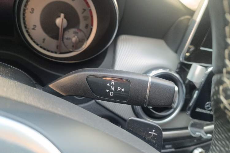 Used Mercedes-Benz GLA 2016 GLA 200 Fashion Model Gear Lever