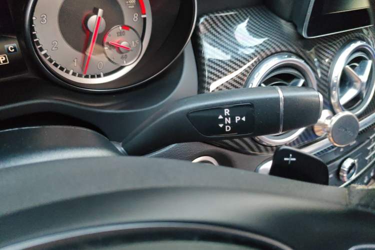 Used Mercedes-Benz GLA 2016 GLA 220 4MATIC Fashion Edition Gear Lever