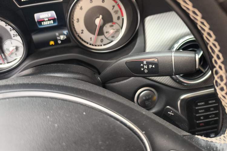 Used Mercedes-Benz GLA 2016 GLA 220 4MATIC Fashion Edition Gear Lever