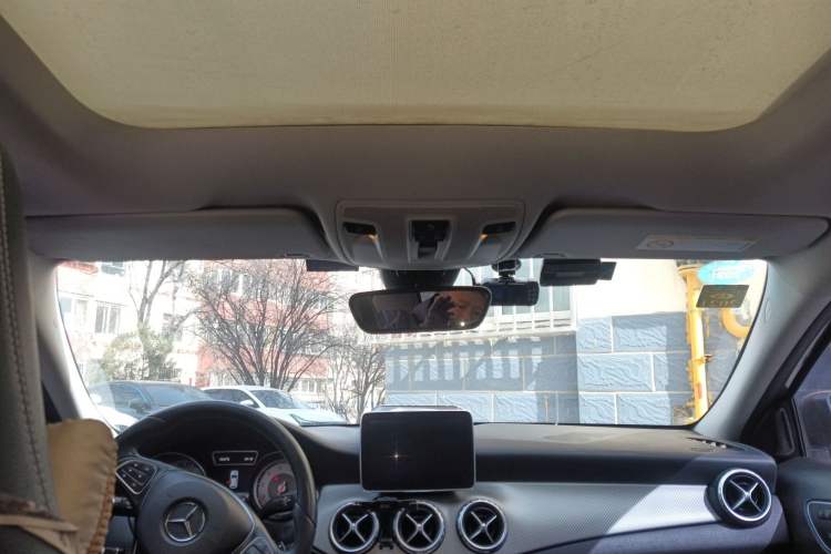 Used Mercedes-Benz GLA 2016 GLA 220 4MATIC Luxury Model Headliner