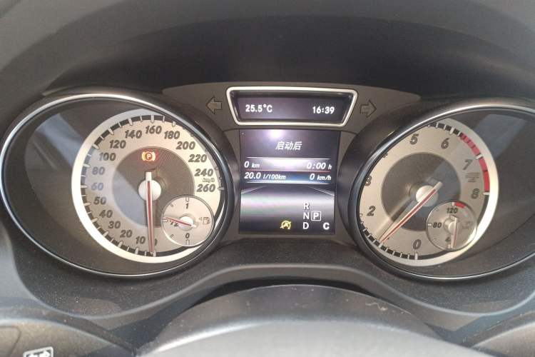 Used Mercedes-Benz GLA 2016 GLA 200 Fashion Model Instrument Cluster