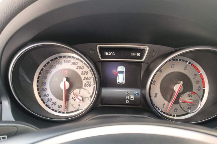 Used Mercedes-Benz GLA 2016 GLA 220 4MATIC Luxury Model Instrument Cluster