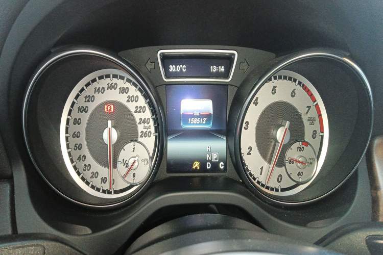 Used Mercedes-Benz GLA 2016 GLA 260 4MATIC Sport Edition Instrument Cluster