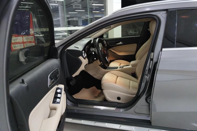 Used Mercedes-Benz GLA 2016 GLA 200 Sport Edition Left Front Seat