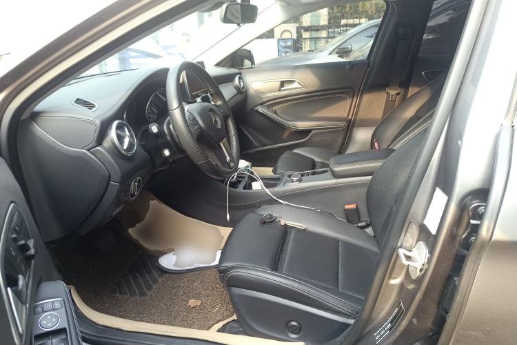 Used Mercedes-Benz GLA 2016 GLA 200 Fashion Model Left Front Seat