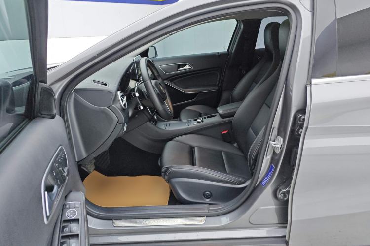 Used Mercedes-Benz GLA 2016 GLA 200 Fashion Model Left Front Seat
