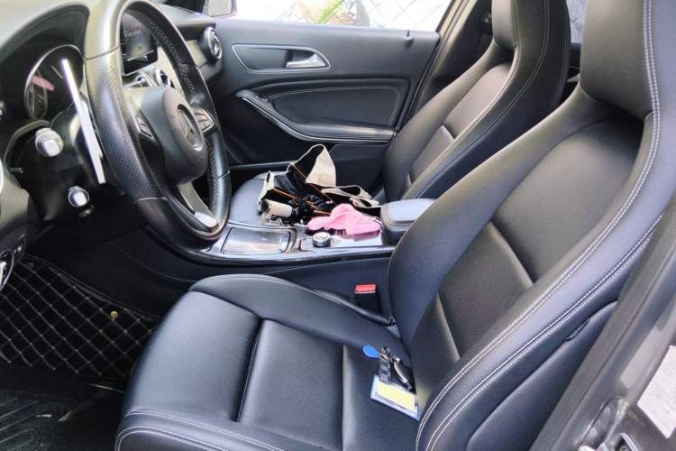 Used Mercedes-Benz GLA 2016 GLA 200 Sport Edition Left Front Seat