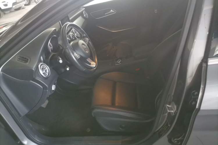 Used Mercedes-Benz GLA 2016 GLA 200 Sport Edition Left Front Seat