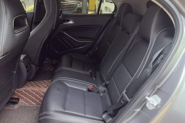 Used Mercedes-Benz GLA 2016 GLA 200 Sport Edition Left Rear Seat