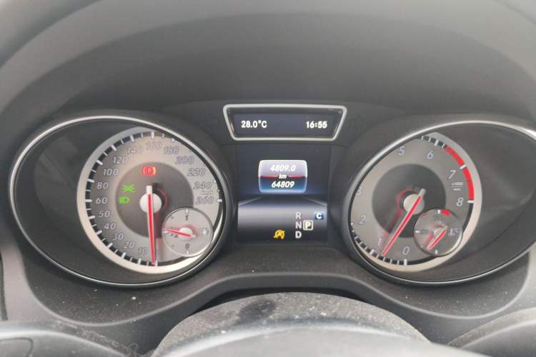 Used Mercedes-Benz GLA 2016 GLA 200 Sport Edition Odometer Close Up