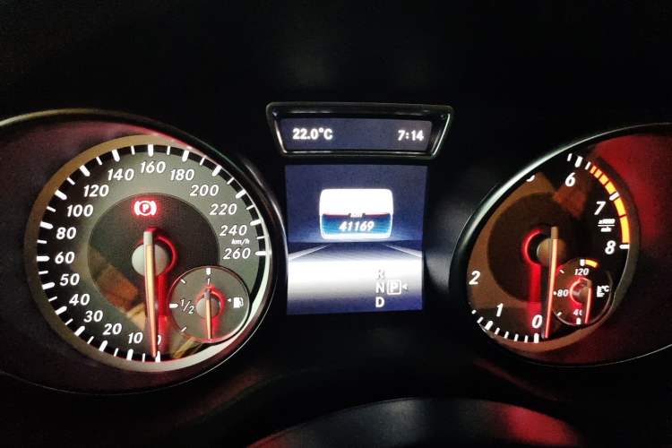 Used Mercedes-Benz GLA 2016 GLA 200 Sport Edition Odometer Close Up