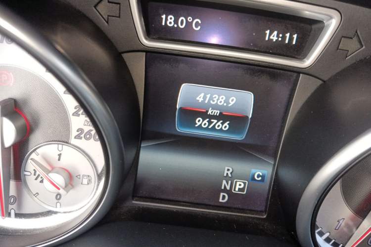 Used Mercedes-Benz GLA 2016 GLA 220 4MATIC Luxury Model Odometer Close Up