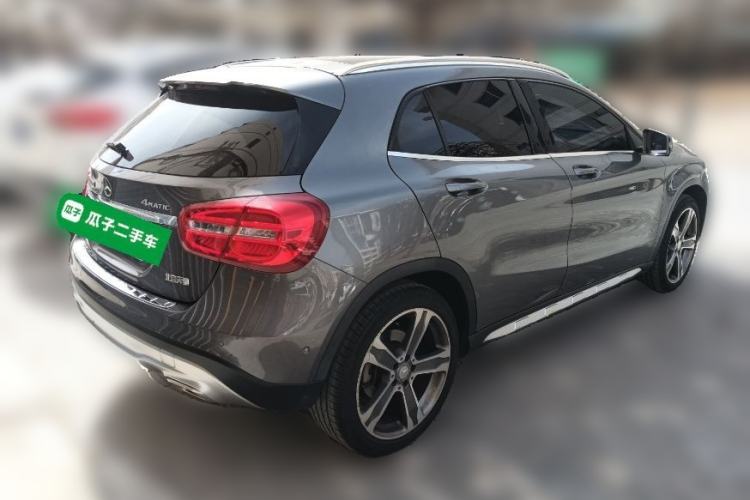 Used Mercedes-Benz GLA 2016 GLA 220 4MATIC Luxury Model Rear Right 45 Deg