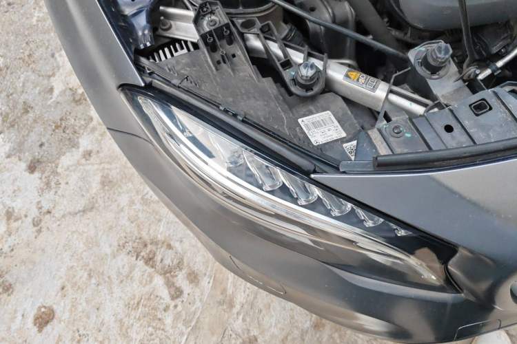 Used Mercedes-Benz GLA 2016 GLA 220 4MATIC Fashion Edition Right Front Headlight