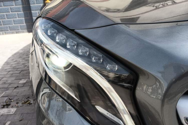 Used Mercedes-Benz GLA 2016 GLA 220 4MATIC Luxury Model Right Front Headlight