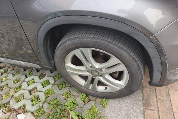 Used Mercedes-Benz GLA 2016 GLA 200 Sport Edition Right Front Wheel Hub