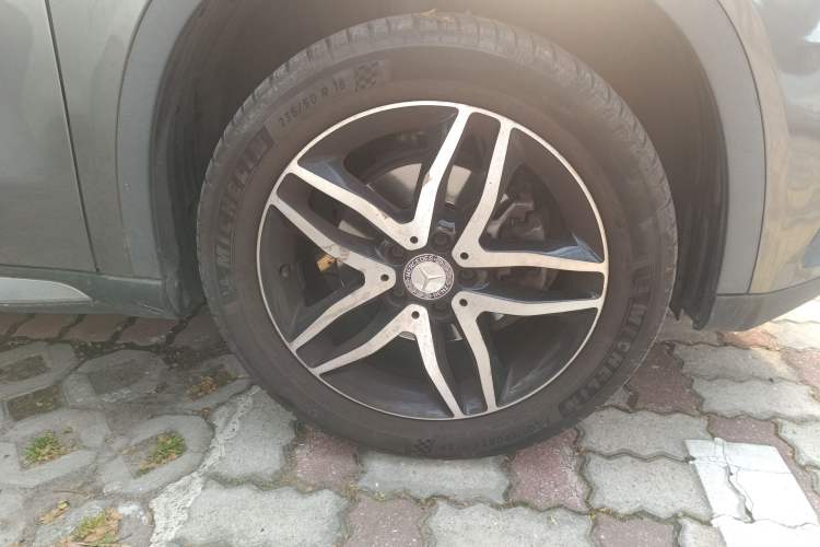 Used Mercedes-Benz GLA 2016 GLA 200 Fashion Model Right Front Wheel Hub