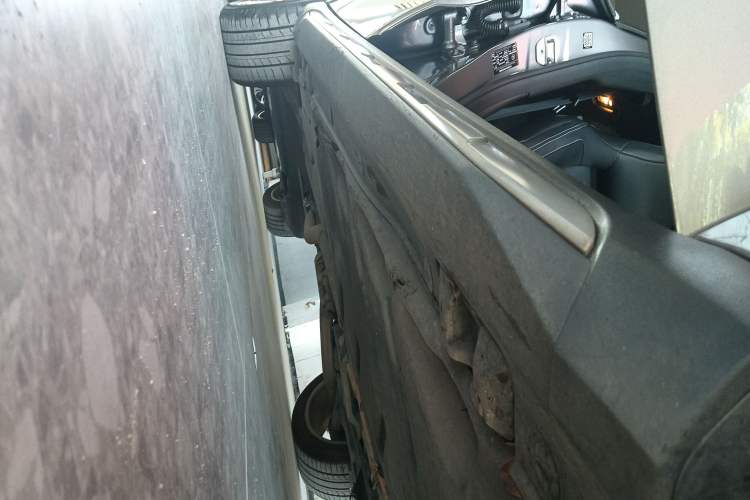 Used Mercedes-Benz GLA 2016 GLA 260 4MATIC Sport Edition Right Side Sill
