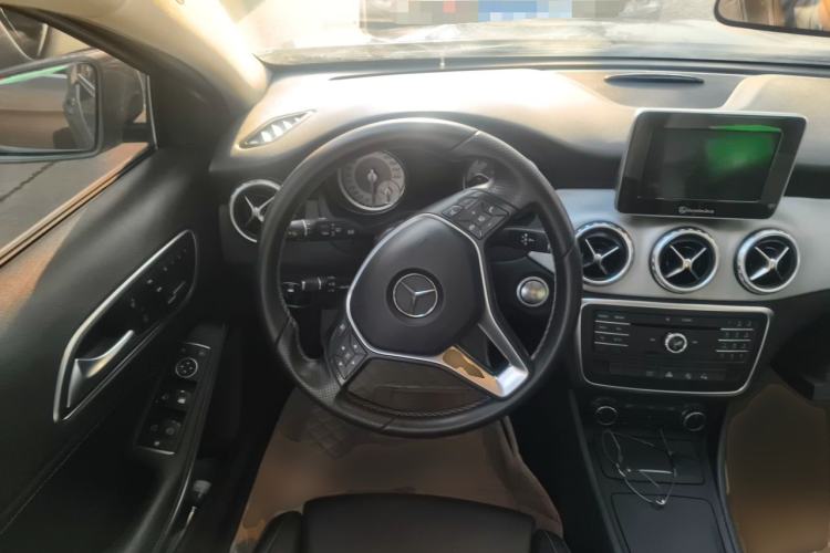 Used Mercedes-Benz GLA 2016 GLA 200 Sport Edition Steering Wheel