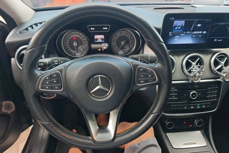 Used Mercedes-Benz GLA 2016 GLA 200 Fashion Model Steering Wheel