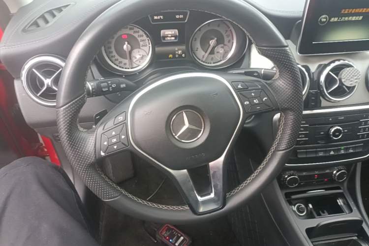 Used Mercedes-Benz GLA 2016 GLA 200 Fashion Model Steering Wheel
