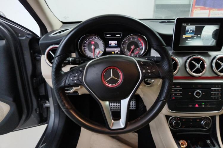 Used Mercedes-Benz GLA 2016 GLA 200 Sport Edition Steering Wheel
