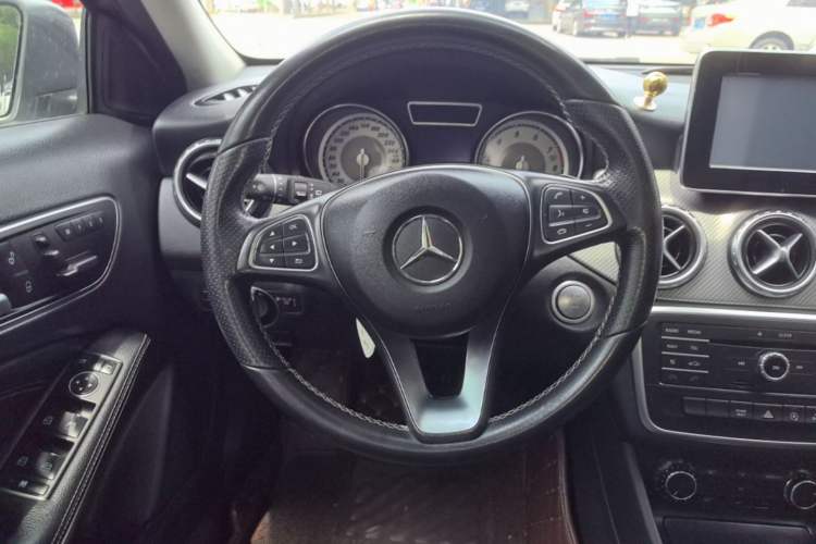 Used Mercedes-Benz GLA 2016 GLA 200 Sport Edition Steering Wheel