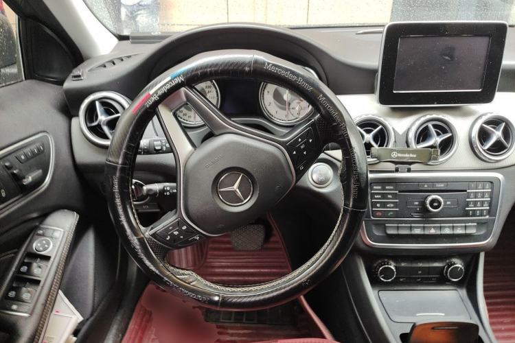 Used Mercedes-Benz GLA 2016 GLA 200 Sport Edition Steering Wheel