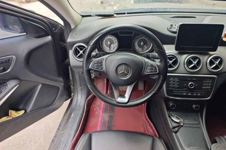 Used Mercedes-Benz GLA 2016 GLA 200 Sport Edition Steering Wheel
