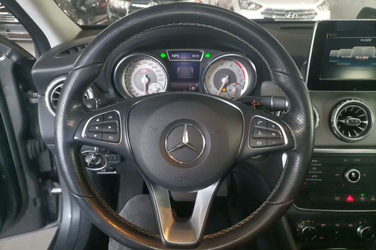 Used Mercedes-Benz GLA 2016 GLA 200 Sport Edition Steering Wheel